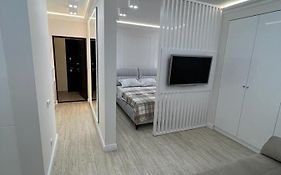 Relax Residence White